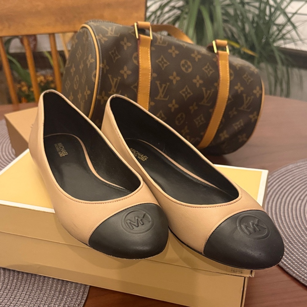 Michael Kors Two-Tone Black and Tan Flats. Box included.